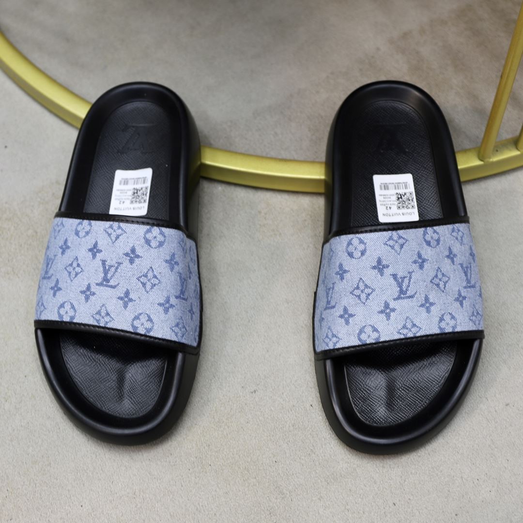 Louis Vuitton Slippers